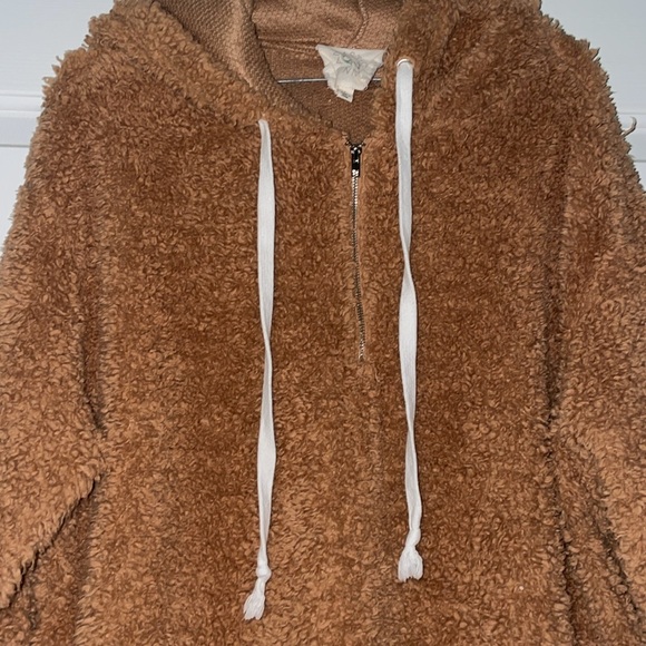 Tan Sherpa hoodie pull over - Picture 2 of 7
